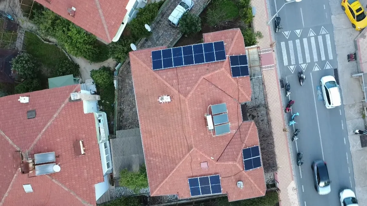 Bodrum Fox ESS GES panel yerleşimi drone çekimi
