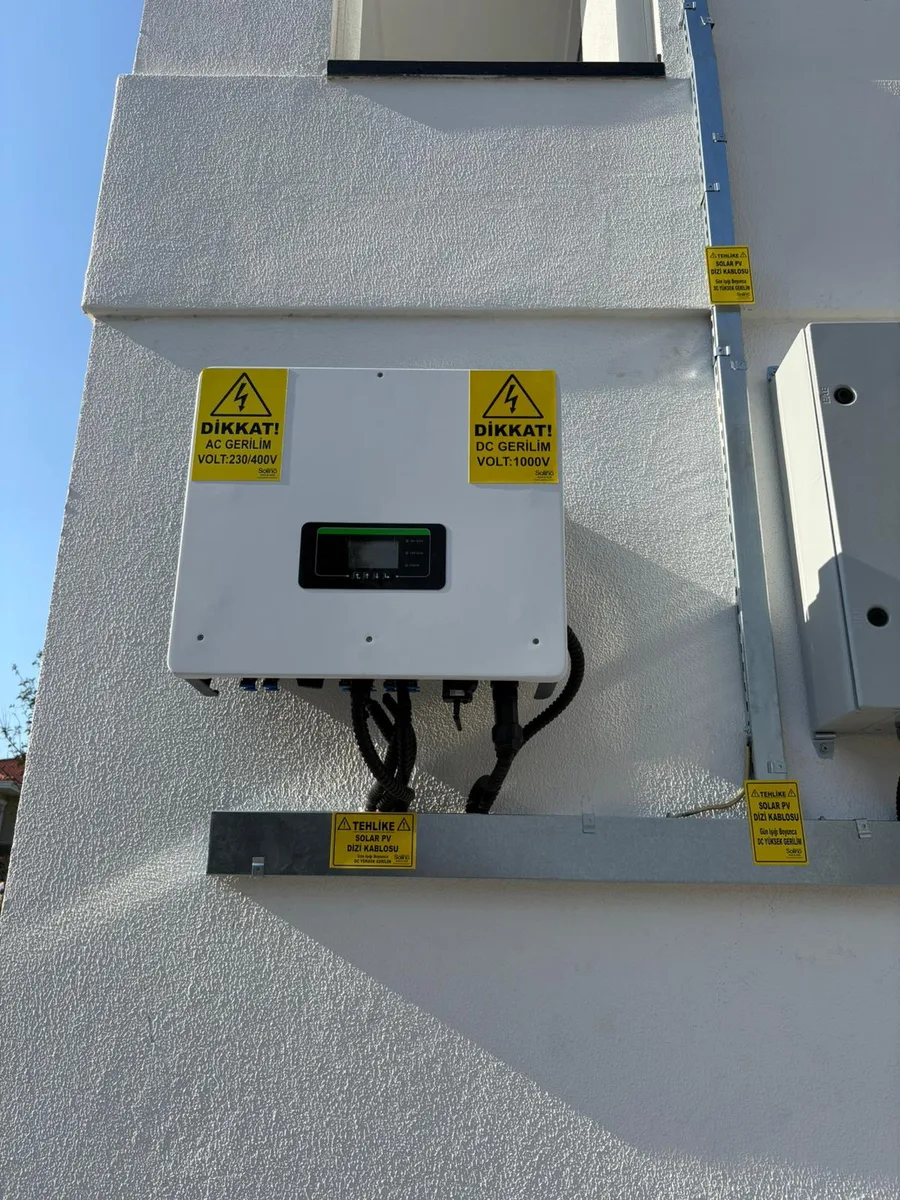 Fox ESS hibrit 15kW inverter yakın çekim - Çiğli Sasalı GES kurulumu