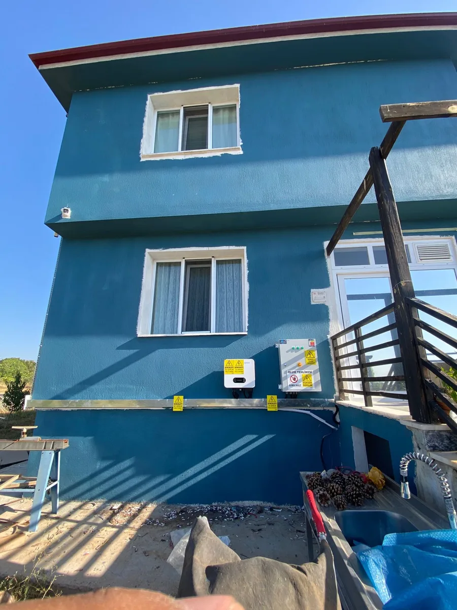 Denizli Tavas GES inverter ve pano dış cephe genel görünüm